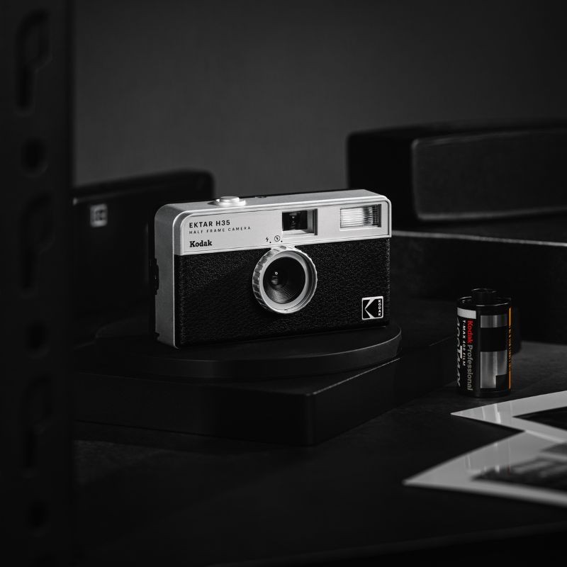 Pack Analogkamera Kodak Ektar H35 + 1 Film Ultramax 400 ISO 24 Posen