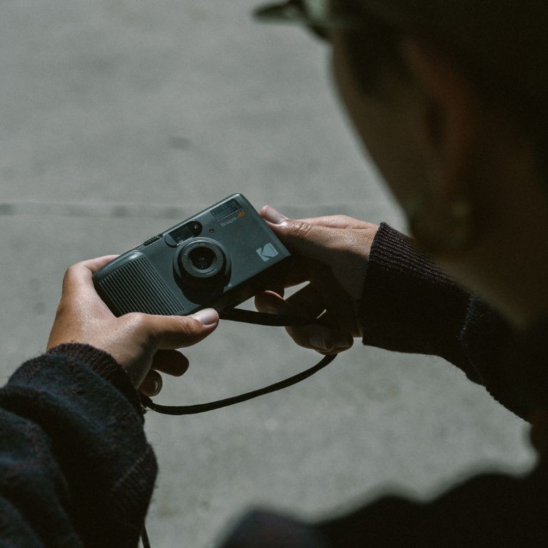 Snapic A1 Cámara Analógica 35mm – Objetivo de Cristal de 3 Elementos y Funciones Automáticas
