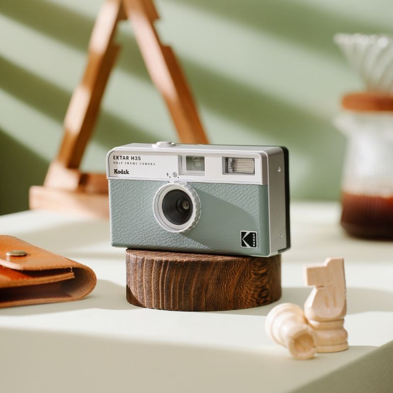 Refurbished  Analogkamera Kodak Ektar H35 - 36 Posen